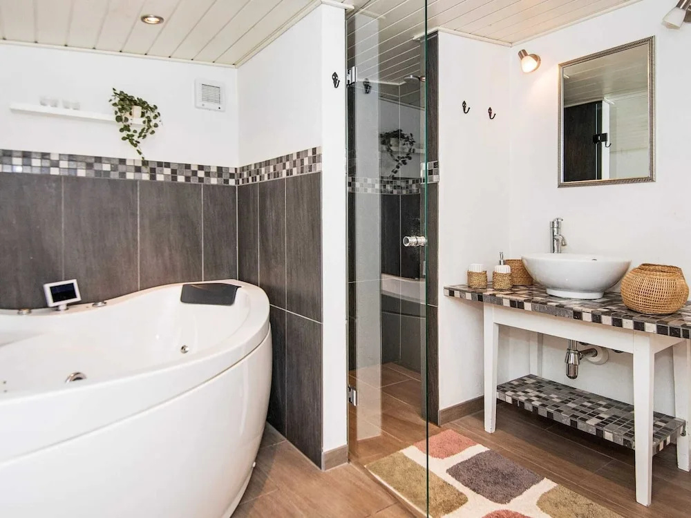 5 Person Holiday Home in Hemmet-by Traum