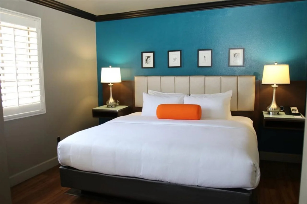 The BLVD Hotel & Suites