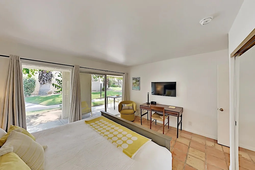 1881ar31 2 Bedroom Condo