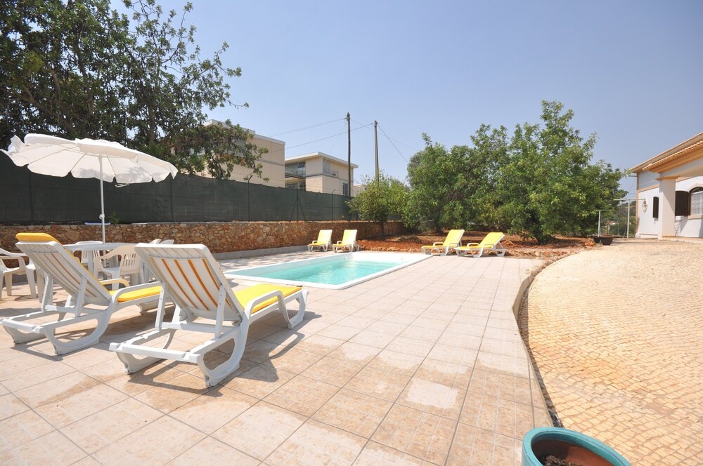 Large Country Villa With Private Pool, Vilamoura