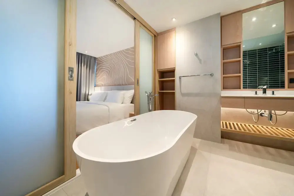 Sea View Chic Design 2BR Karon Condo 16C