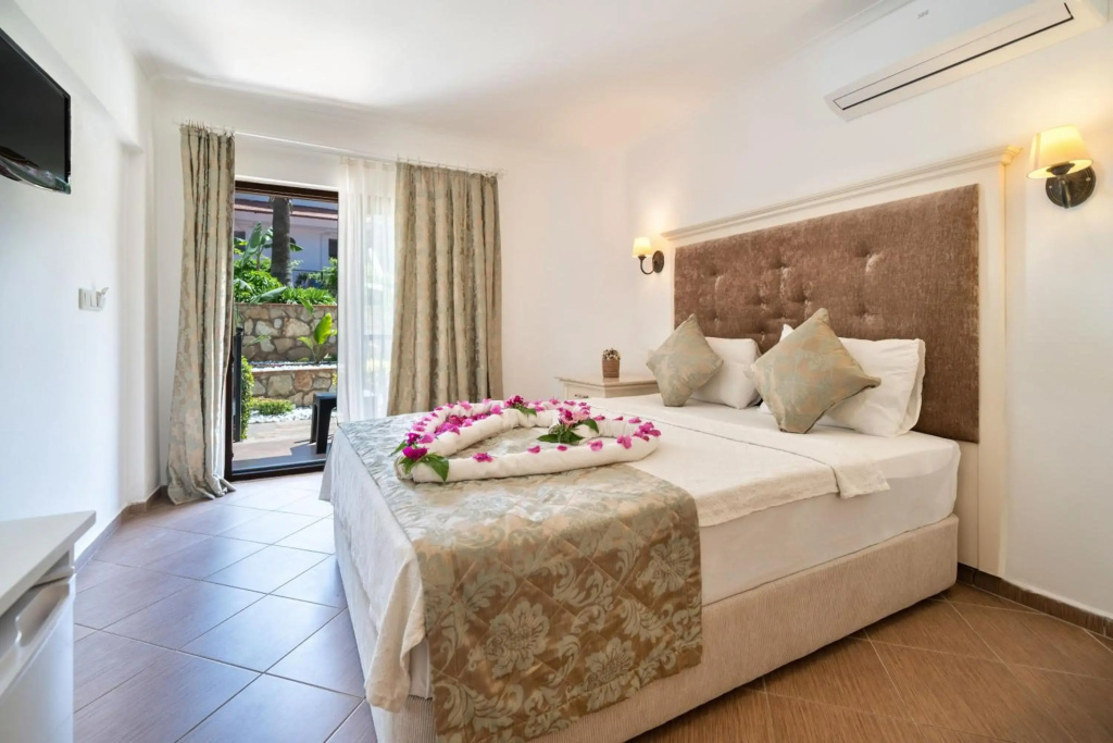 Ata Lagoon Beach Hotel