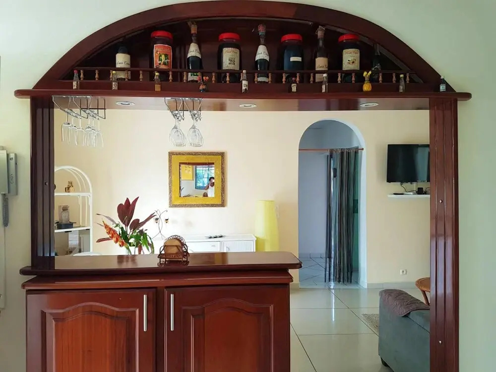 House with 4 Bedrooms in Petit-Bourg, with Shared Pool, Enclosed Garden And Wifi - 20 Km From the Beach