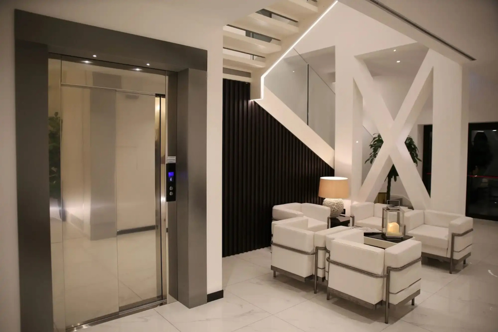 Monaco Suites Hotel