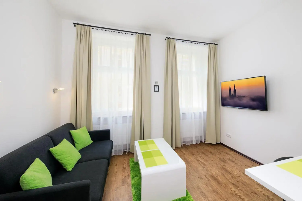 Letna luxury apartment