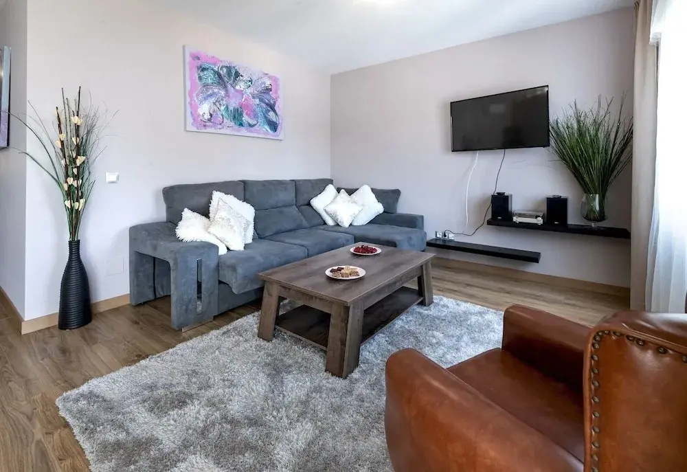 Plaza de Toros II - Recently Renovated Condo in Malaga Centre, Sea Views, 5 Mins Walk to Beach