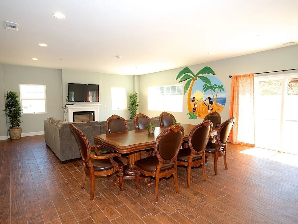 Mickey's Beach House 6 Bedrooms 3.5 Bathrooms Home