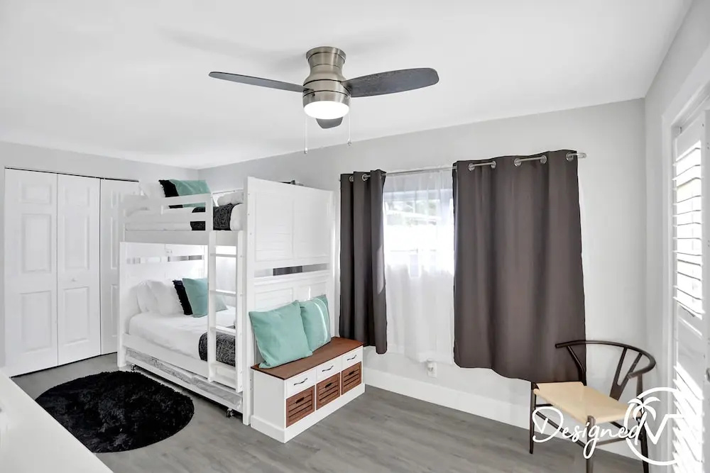 6 BR With Heated Pool Close to Beach