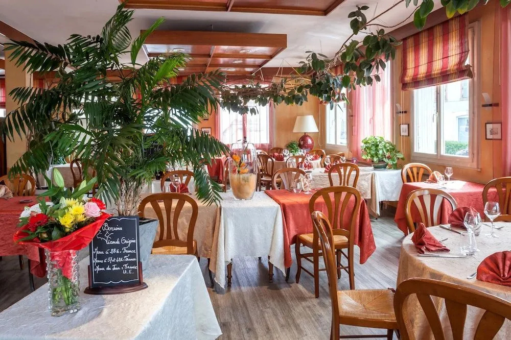 Logis Hôtel Les Voyageurs