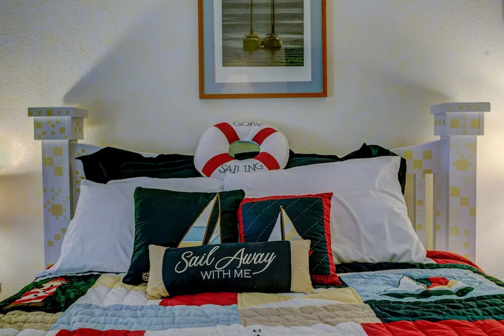 Anchor Inn NSB Bed and Breakfast