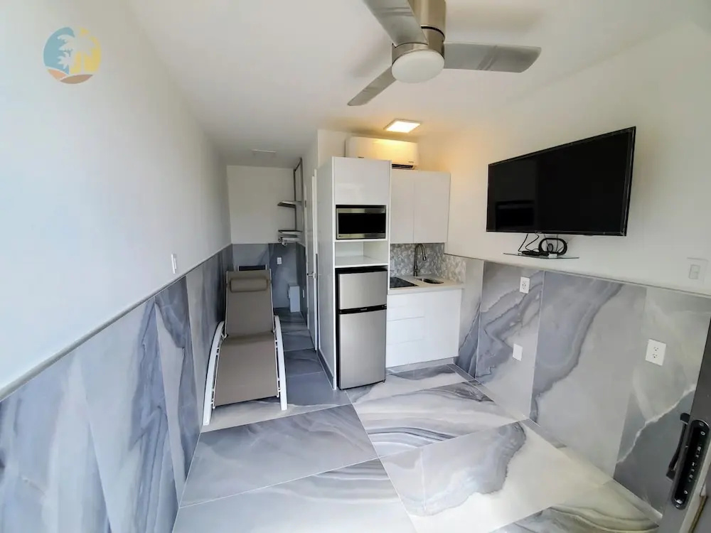 Alexander 1010 2 Bedroom Apts by RedAwning