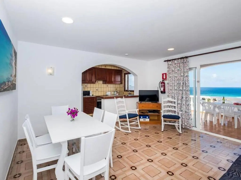 Casa Lucia - 2 bedroom family villa with large spacious pool area - Sea views