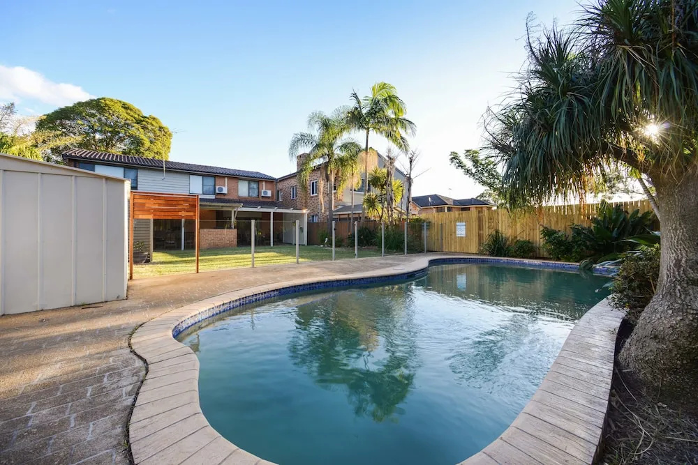 HomeHotel 4 Bedroom & Homeoffice with Nice Pool