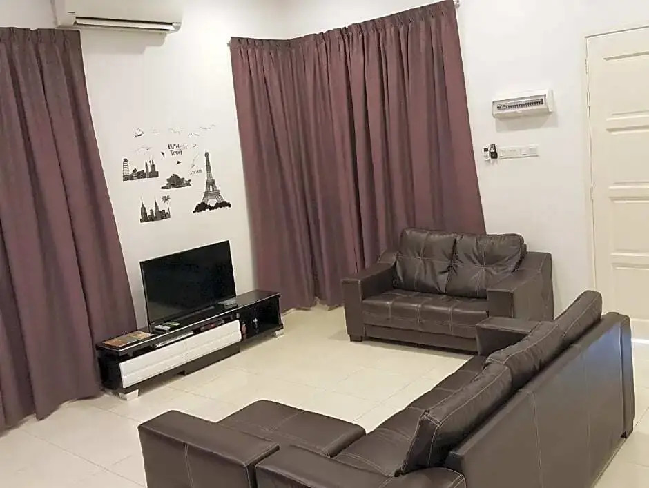 Title Homestay Melaka, Nearby Water Theme Park, Safari, Old West