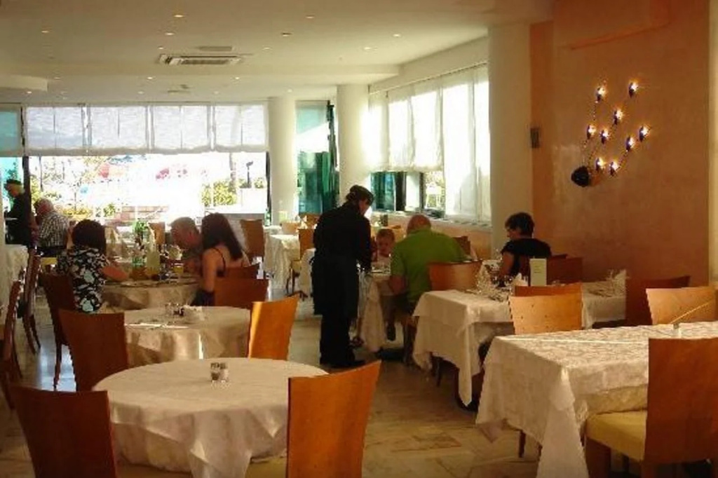 Hotel Serenella