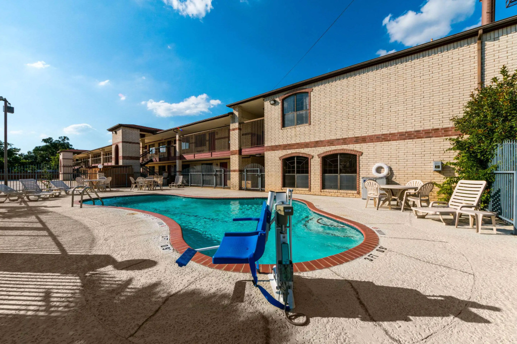 Quality Inn University near Downtown