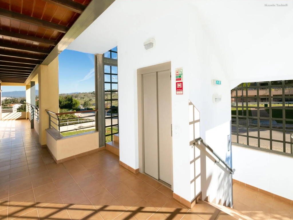 A22 - Mountain View & Seabreeze Apartment