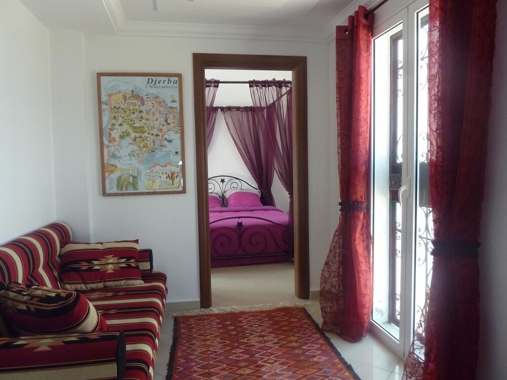 House With 3 Bedrooms in Houmt Souk, With Wonderful sea View, Private