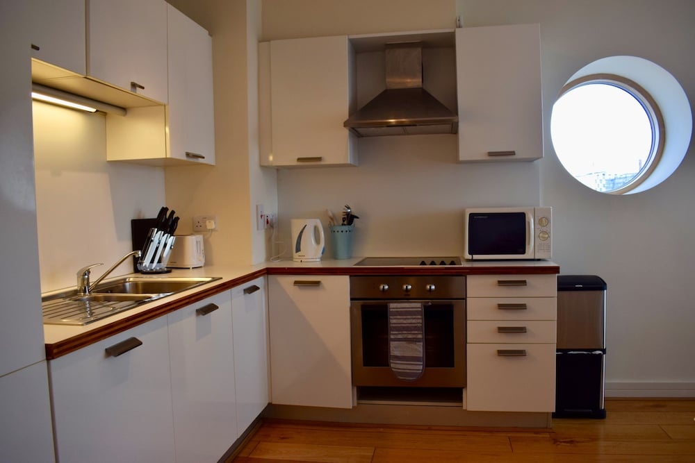 2 Bedroom Flat By The Canal