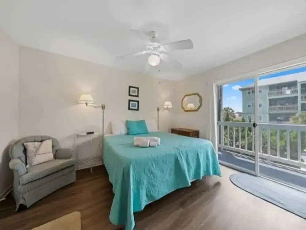 Island North 14c - 2nd Row Stunner! Relax In Comfort After Your Days In The Sun 2 Bedroom Condo by RedAwning