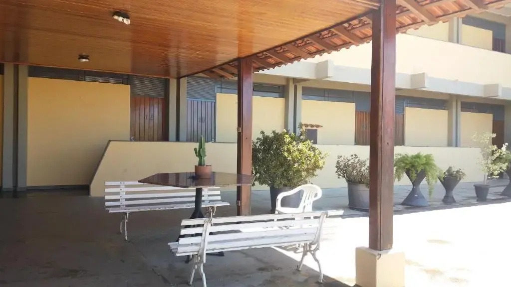 Falcon Hotel
