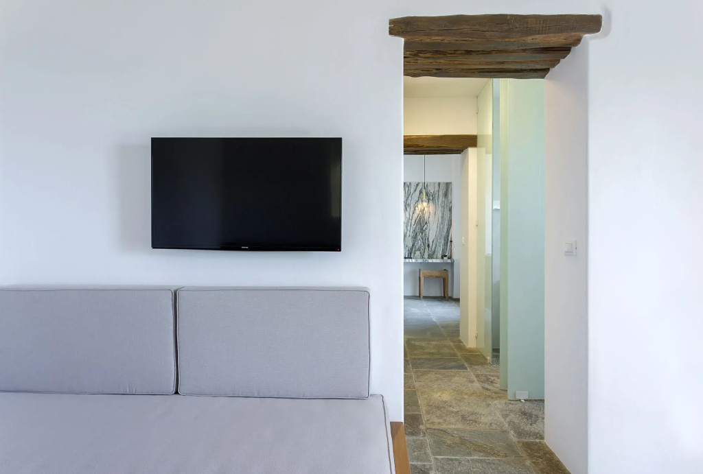 Far Out Hotel & Spa