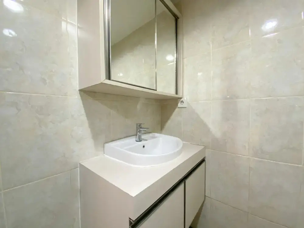 Elegant And Comfortable Studio At Tamansari The Hive Apartment