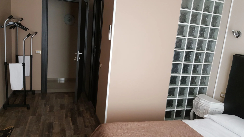 Candia Rooms