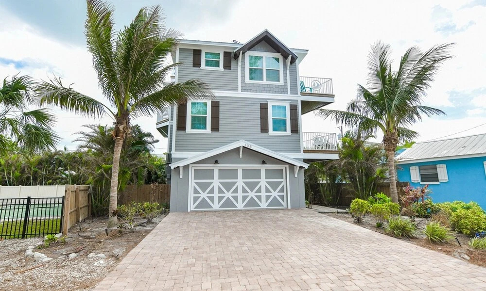 Gulf View Beach House by AMI Locals