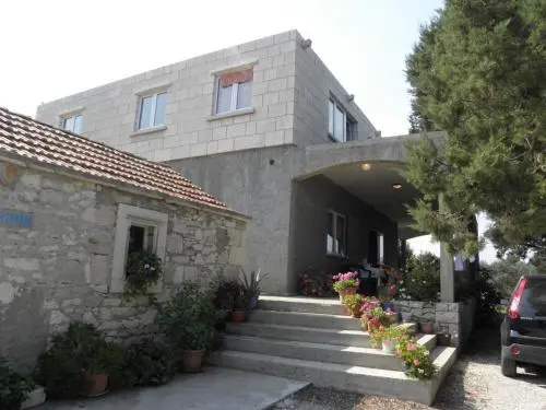 House Lumbarda (876)