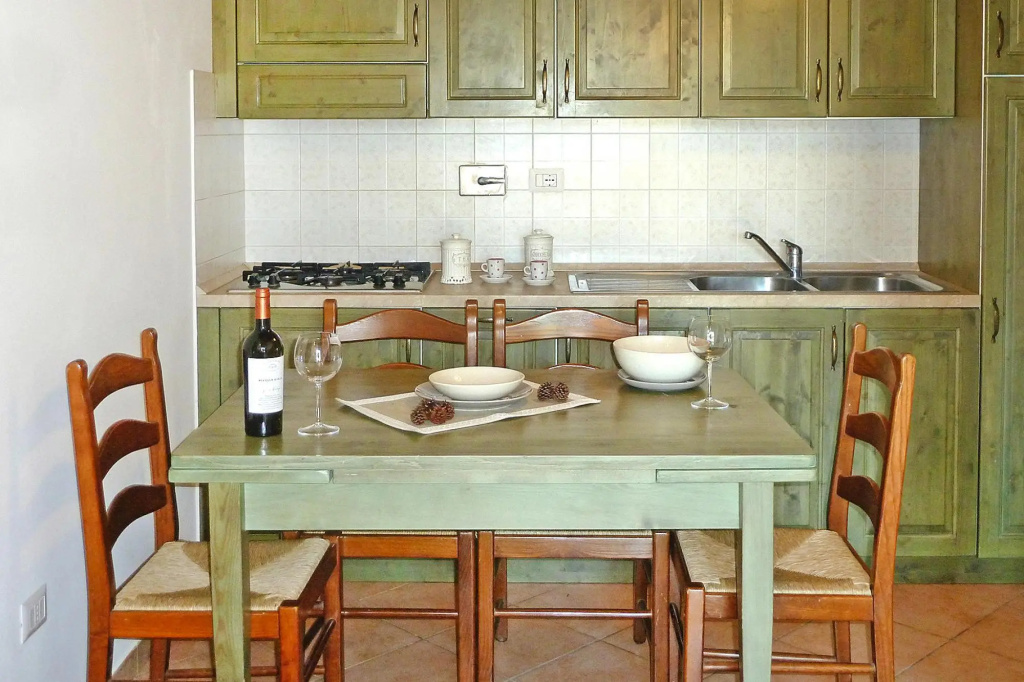 Apartment in Vada With Garden Furniture