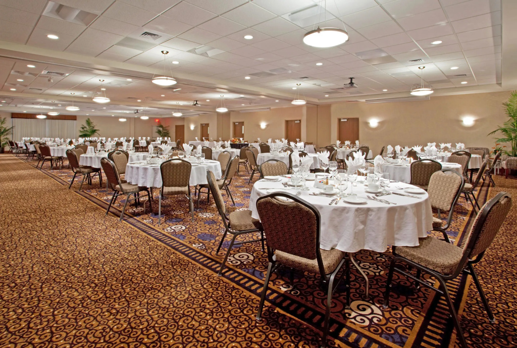 Holiday Inn Purdue - Fort Wayne by IHG