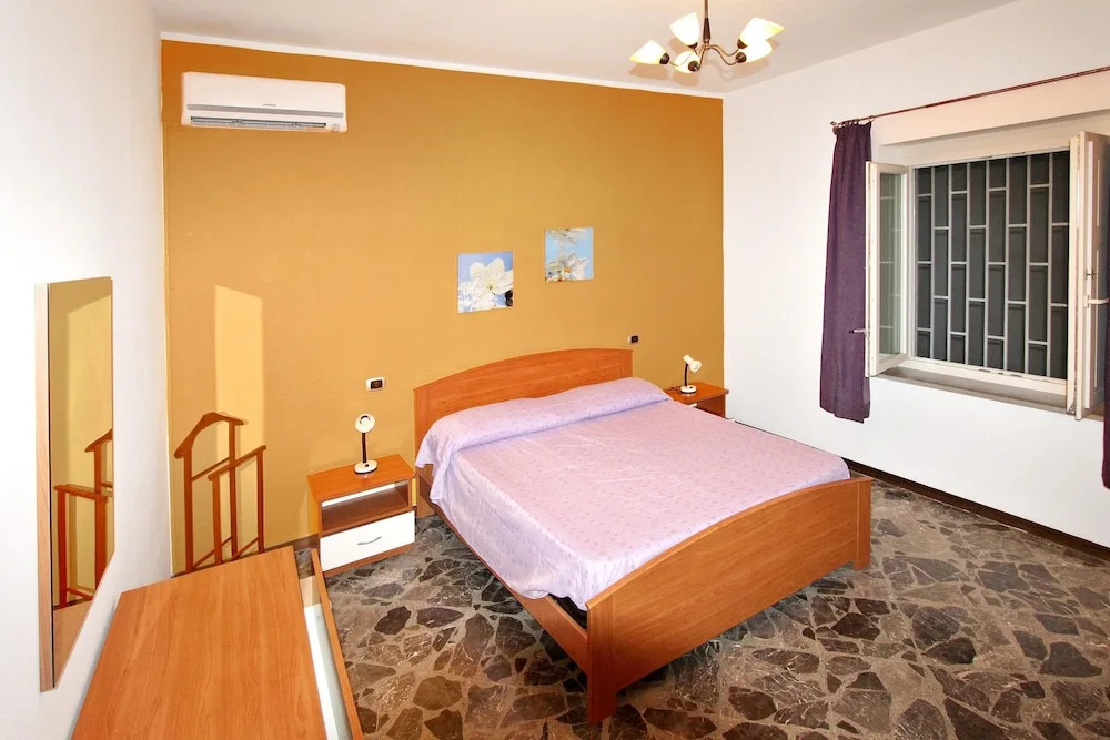 Villa With 4 Bedrooms in Torre Pali Lecce, With Wonderful sea View, En