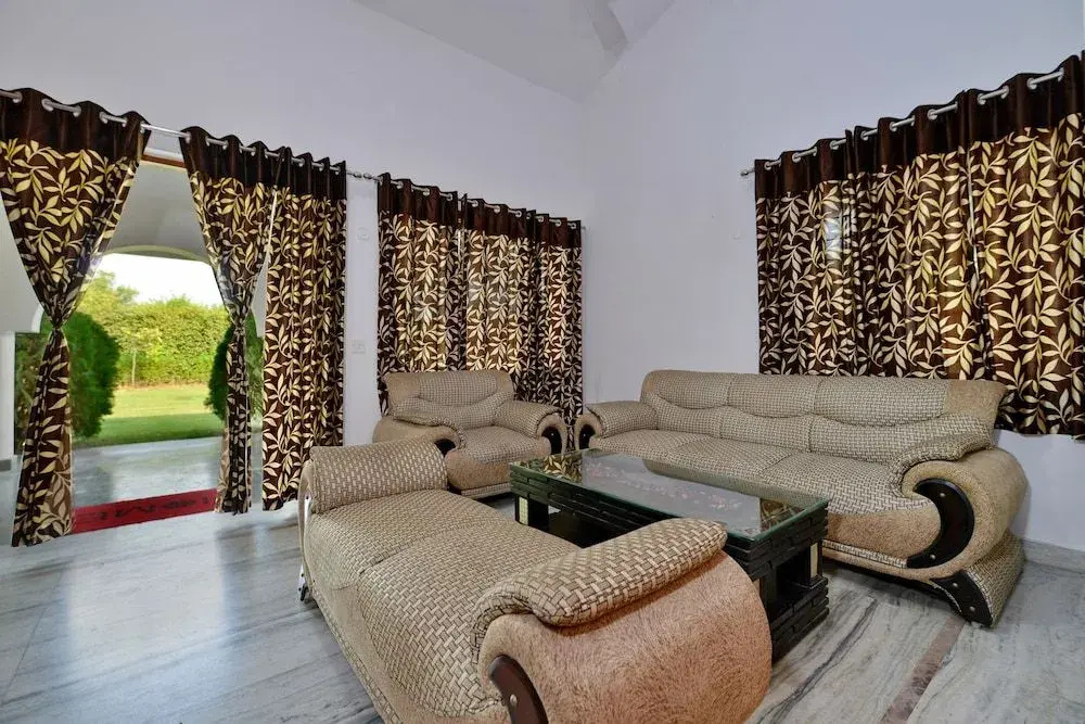 Oyo Home 16133 2Bhk Luxury Farmhouse