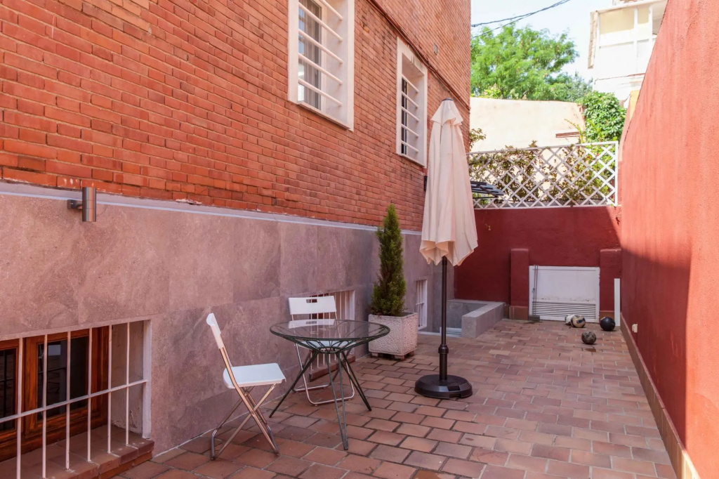 M (AXIII83) Apartamento con jardín Hispanoamérica
