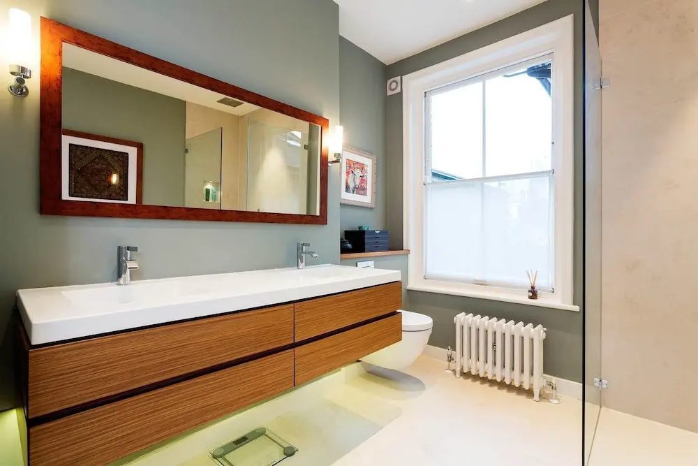 Deluxe In Notting Hill