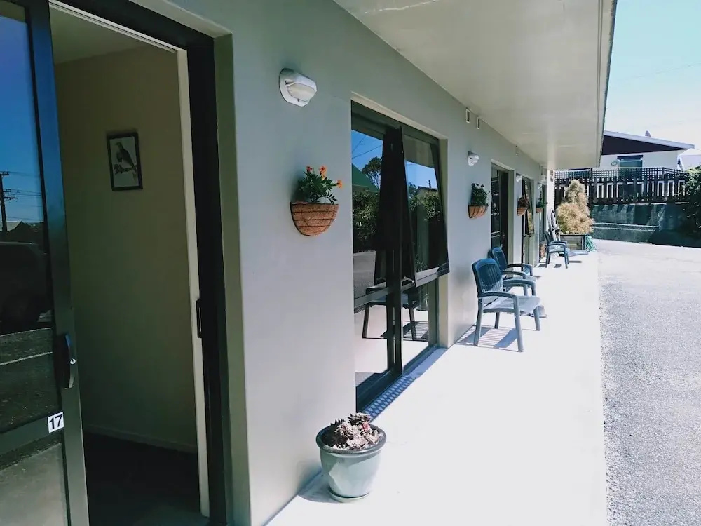 Sundowner Motel