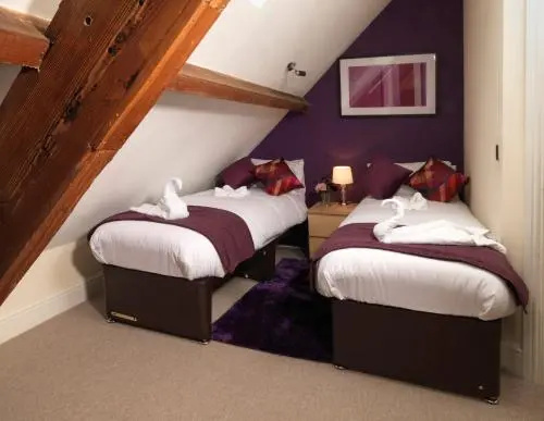 Courtyard Mews, 3 Rodley Hall, Leeds