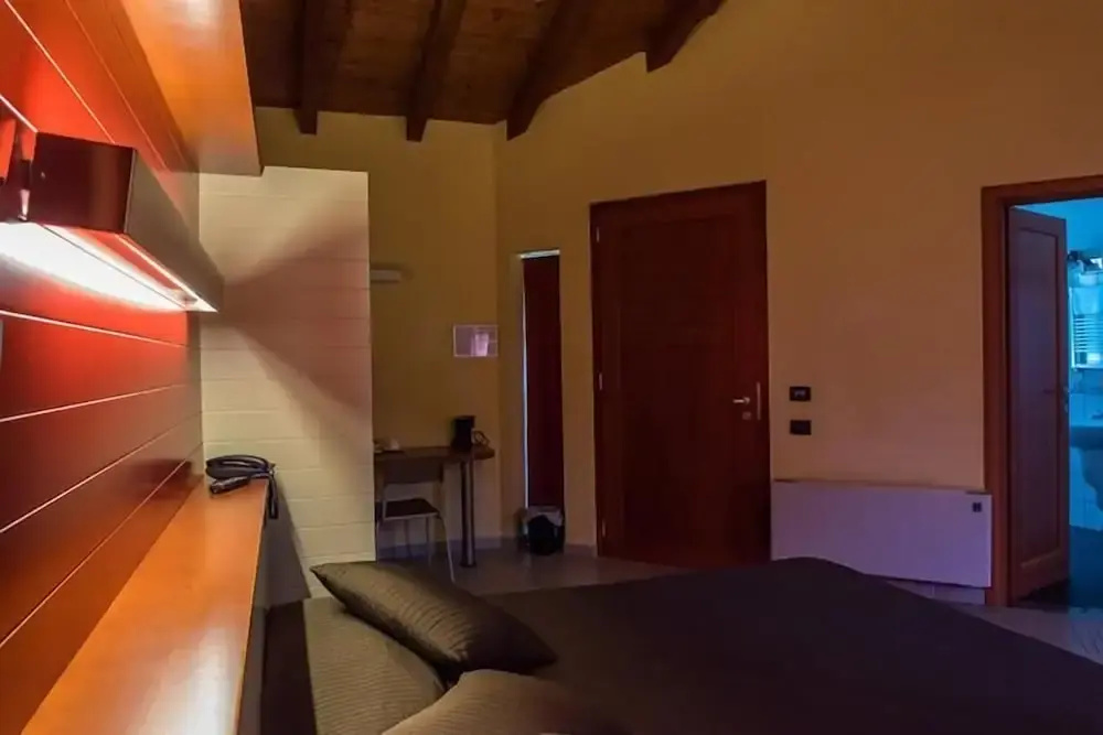 Room in Guest Room - Alba Village Hotel Room Twin Beds