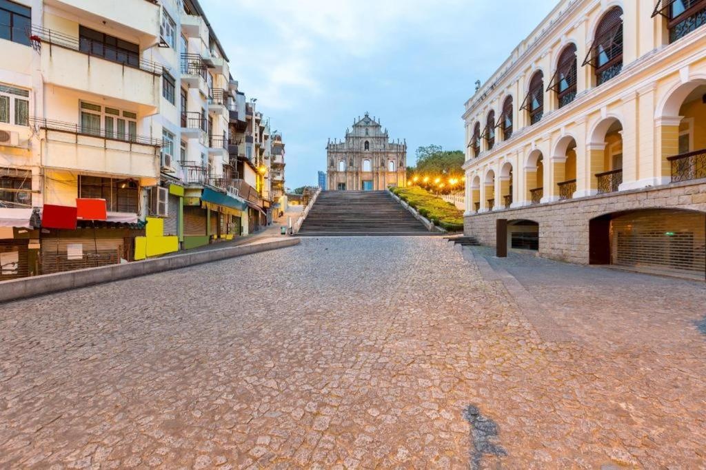 Man Va Hotel