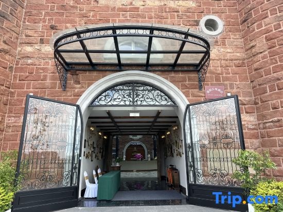 Deyang Castle Hotel
