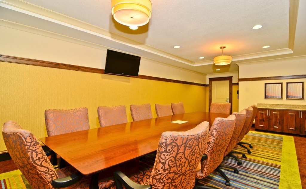 Holiday Inn Express & Suites - Williston by IHG