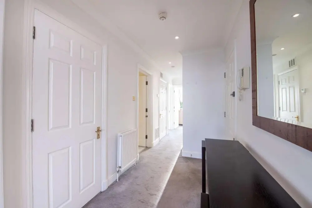 Modern 2 Double Bedroom Apartment in Kensington