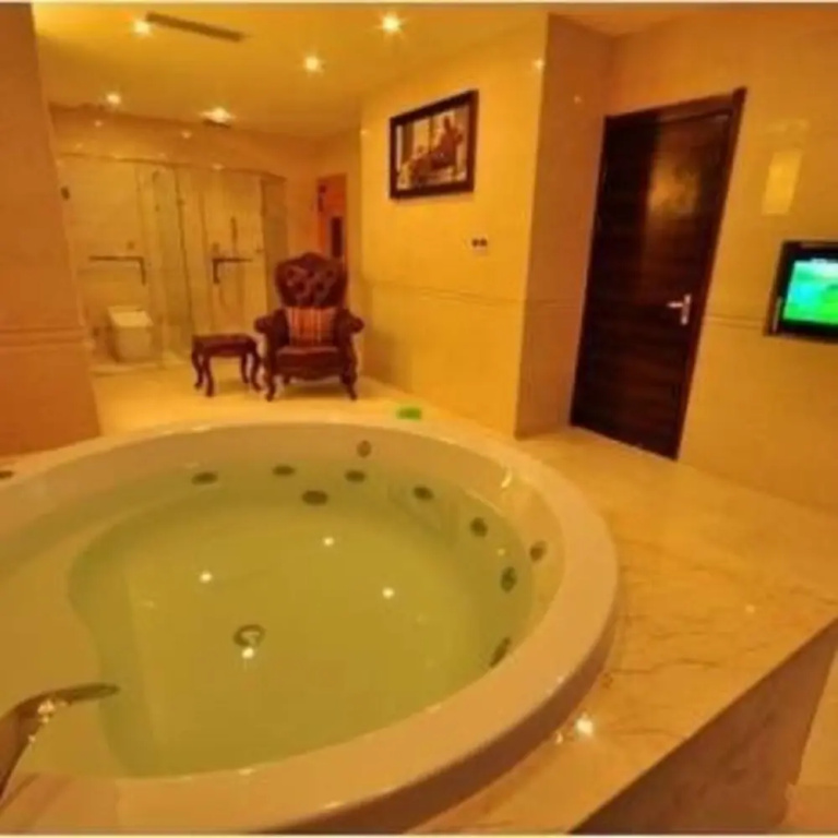 Hanyan Pearl Hotel