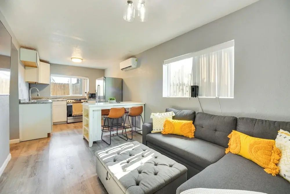 Near Old Town & Unm: Home in East Downtown