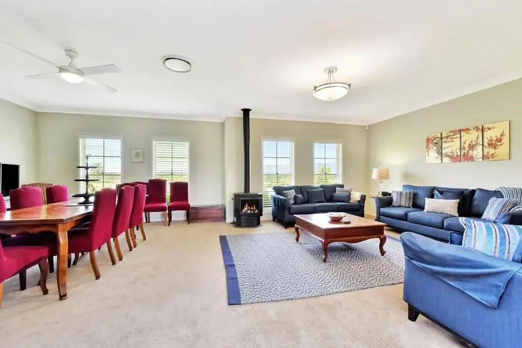 Silver Springs 6br Luxury Homestead