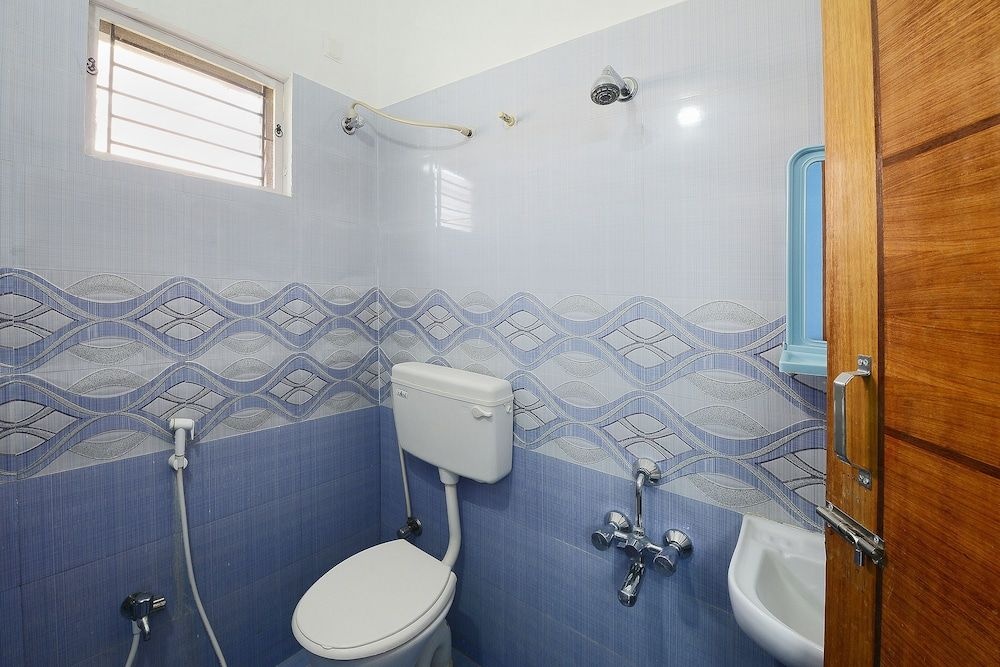 OYO 8053 Banu Residency
