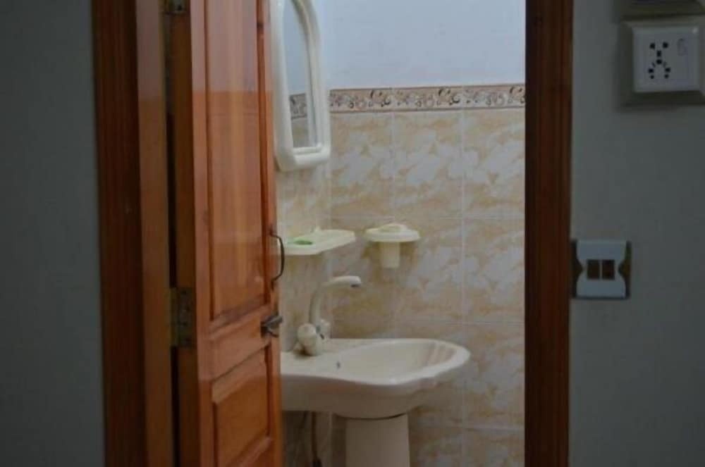 Grand Holidays Hotel