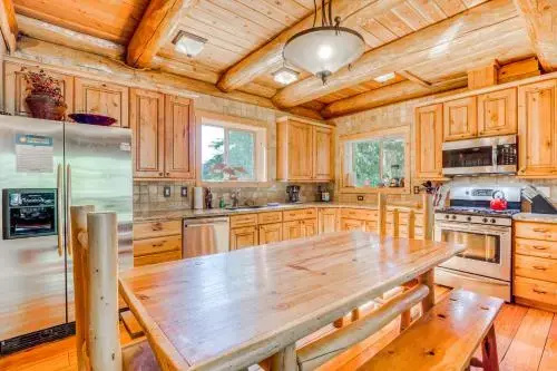 Skiing Bear Chalet