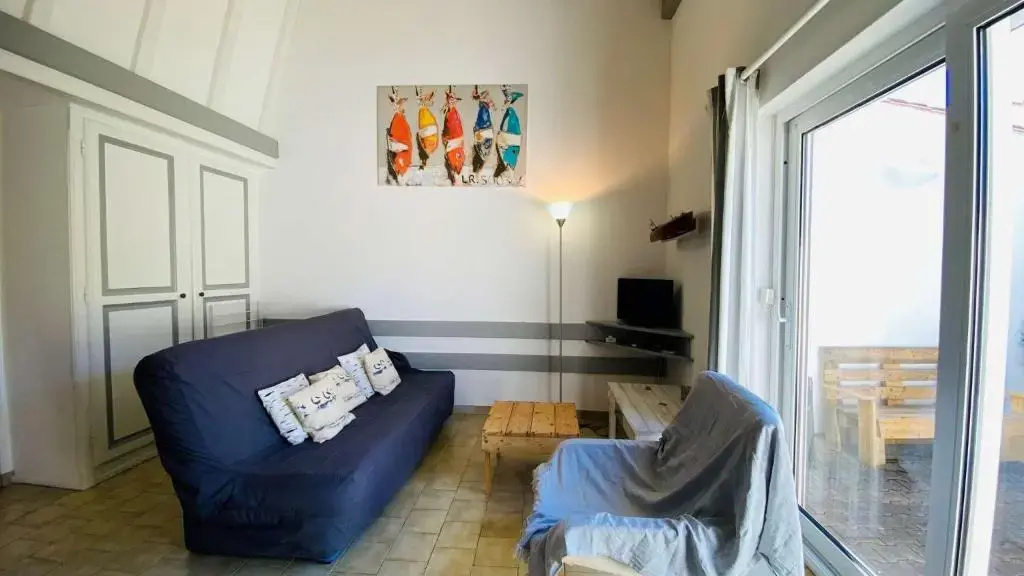Location dans résidence avec piscine à 50m de la plage